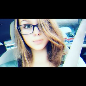 Meet your Posher, Ava